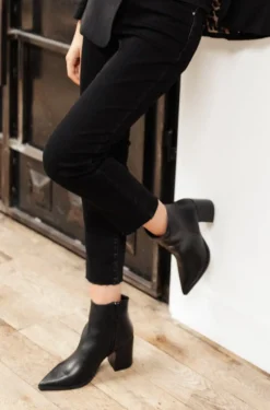 Amari Ankle Boots In Black