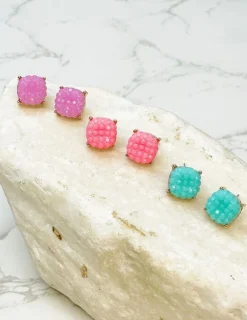 Cushion Embossed Stud Earrings - Pink