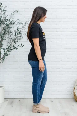 Grateful Heart Graphic T-Shirt In Black (Ships in 1-2 Weeks)