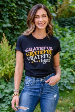 Grateful Heart Graphic T-Shirt In Black (Ships in 1-2 Weeks)
