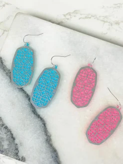 Metal Acrylic Quatrefoil Dangle Earrings - Blue