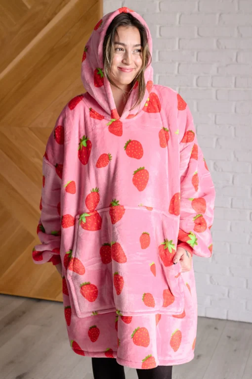 Oversized Blanket Hoodie in Strawberry