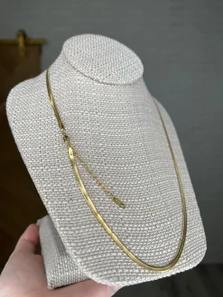 Sheer Perfection Snake Chain Necklace - 3/31