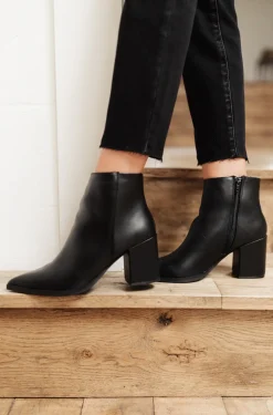 Amari Ankle Boots In Black