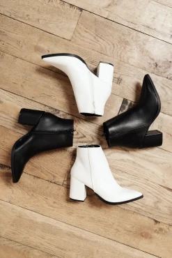 Amari Ankle Boots In Black