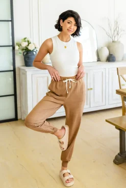 Best Friends Cropped Tank (Ships in 1-2 Weeks)