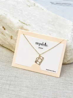 Camera Pendant Necklace - Gold