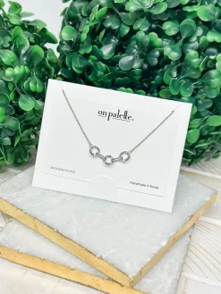 Dainty Metal Link Pendant Necklace - Silver