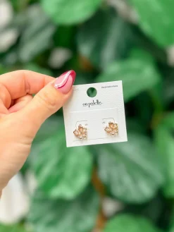 Dainty Pearl Flower Stud Earrings - Rose