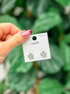 Dainty Pearl Flower Stud Earrings - Silver