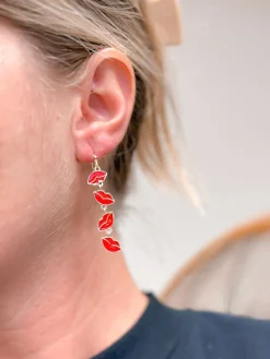 Enamel Lips Dangle Earrings