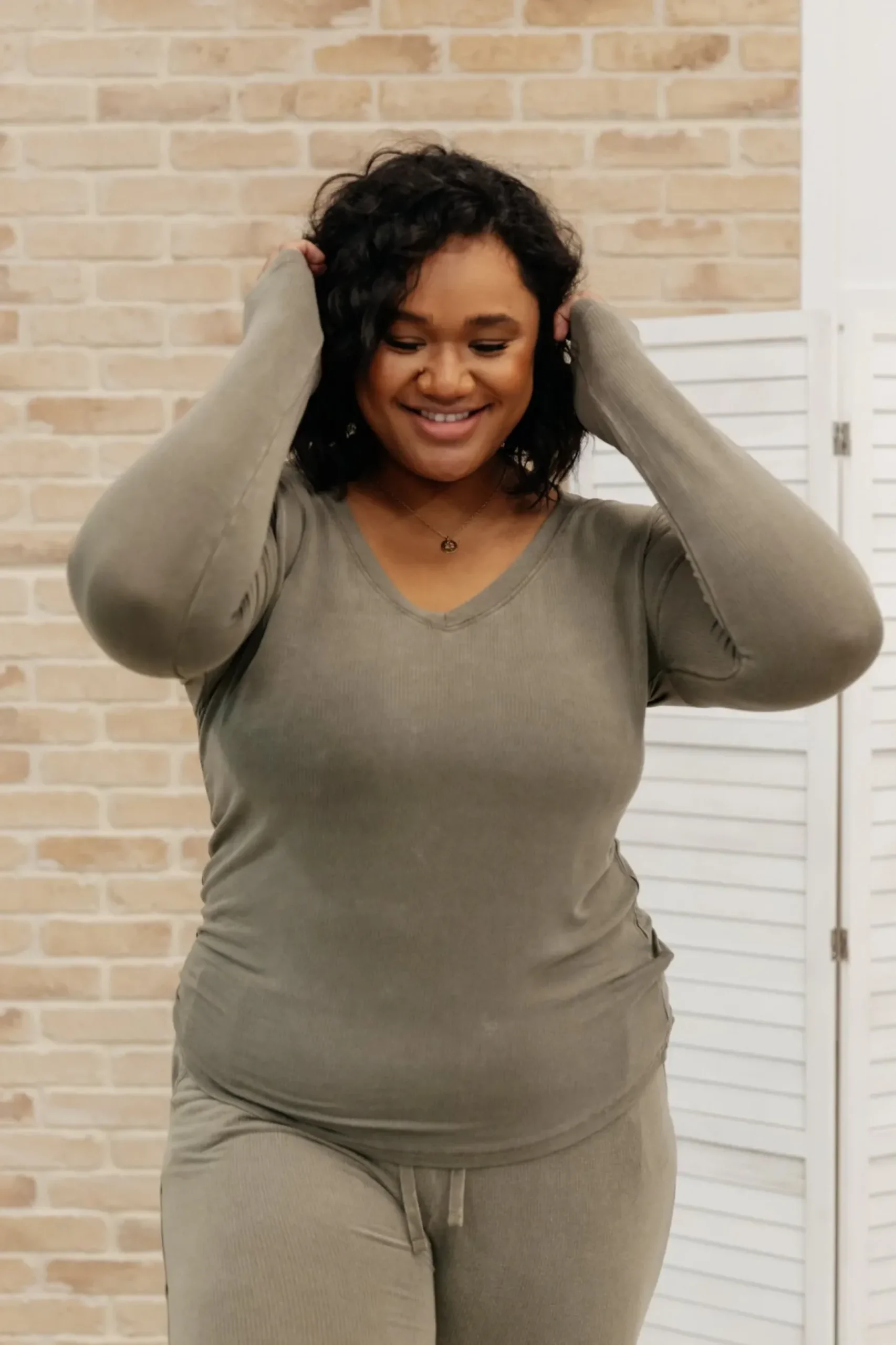 Essential Lounge Top in Mineral Wash Olive