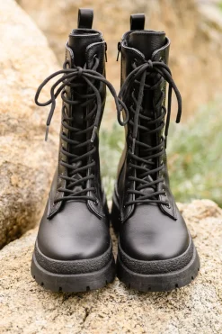 Fresh Feels Combat Boots In Black