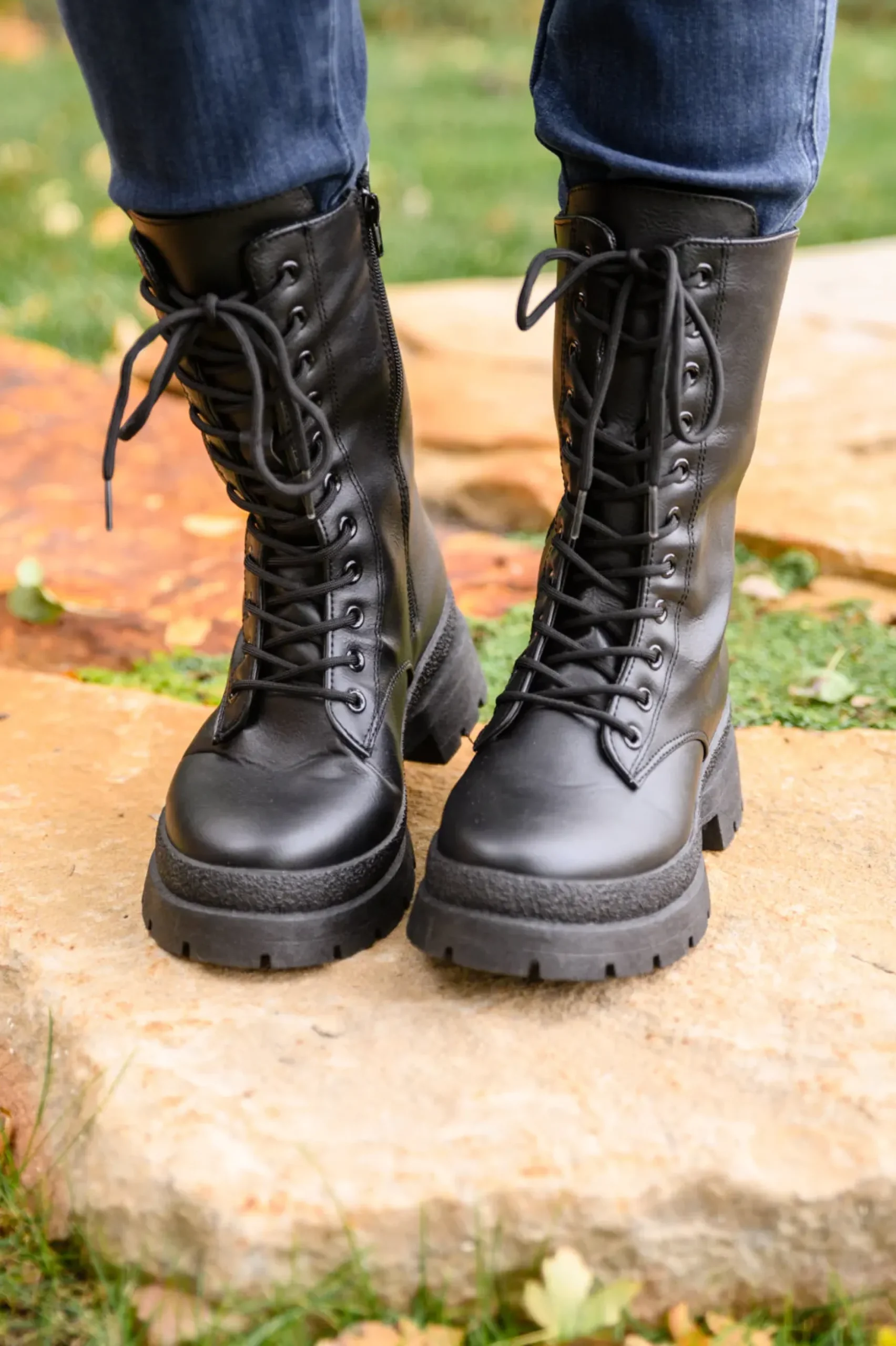 Fresh Feels Combat Boots In Black