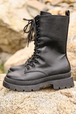 Fresh Feels Combat Boots In Black