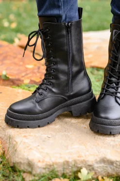 Fresh Feels Combat Boots In Black