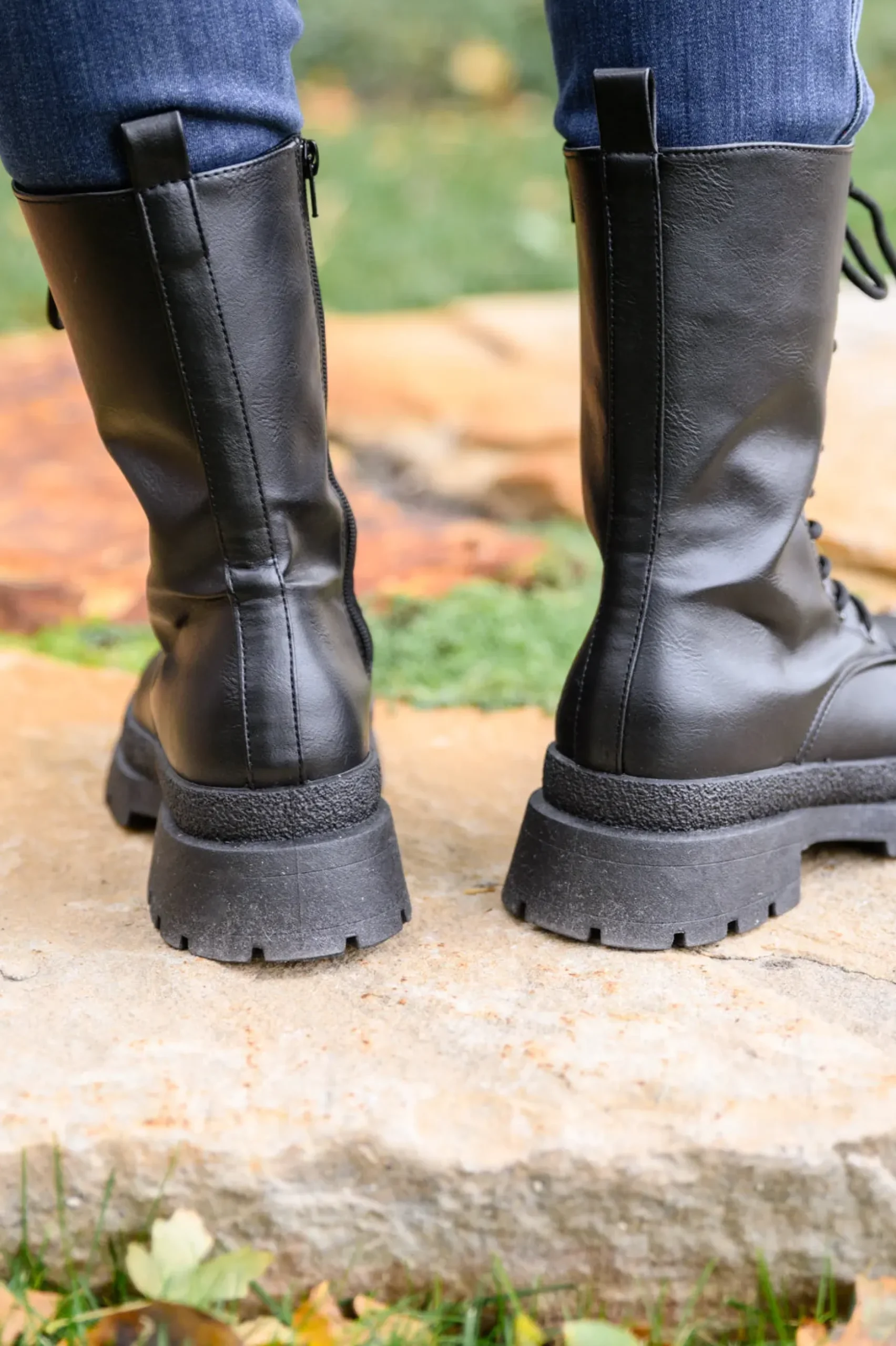 Fresh Feels Combat Boots In Black