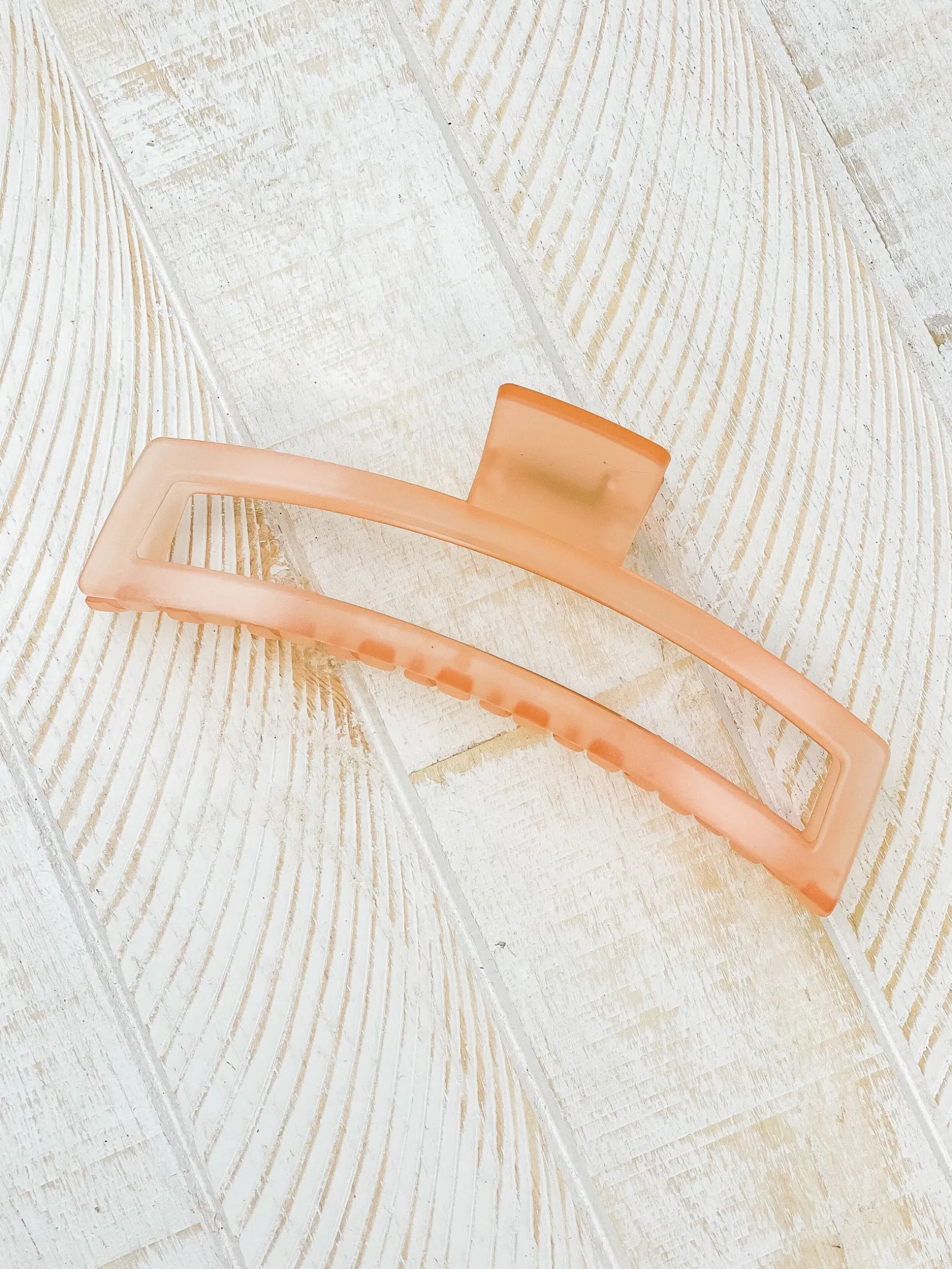 Giant Frosted Claw Clip - Peach