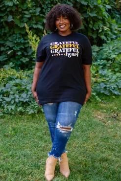 Grateful Heart Graphic T-Shirt In Black (Ships in 1-2 Weeks)