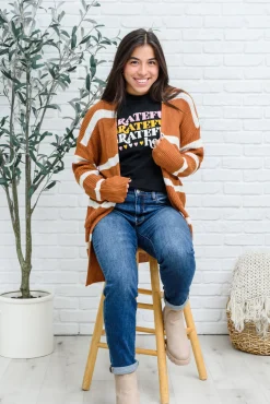 Grateful Heart Graphic T-Shirt In Black (Ships in 1-2 Weeks)