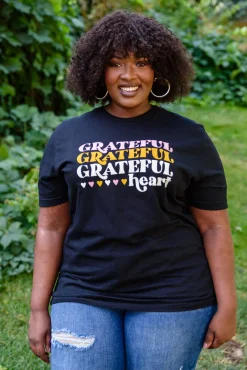Grateful Heart Graphic T-Shirt In Black (Ships in 1-2 Weeks)