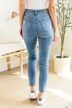 Hi-waisted Dandelion Embroidery Skinny by Judy Blue