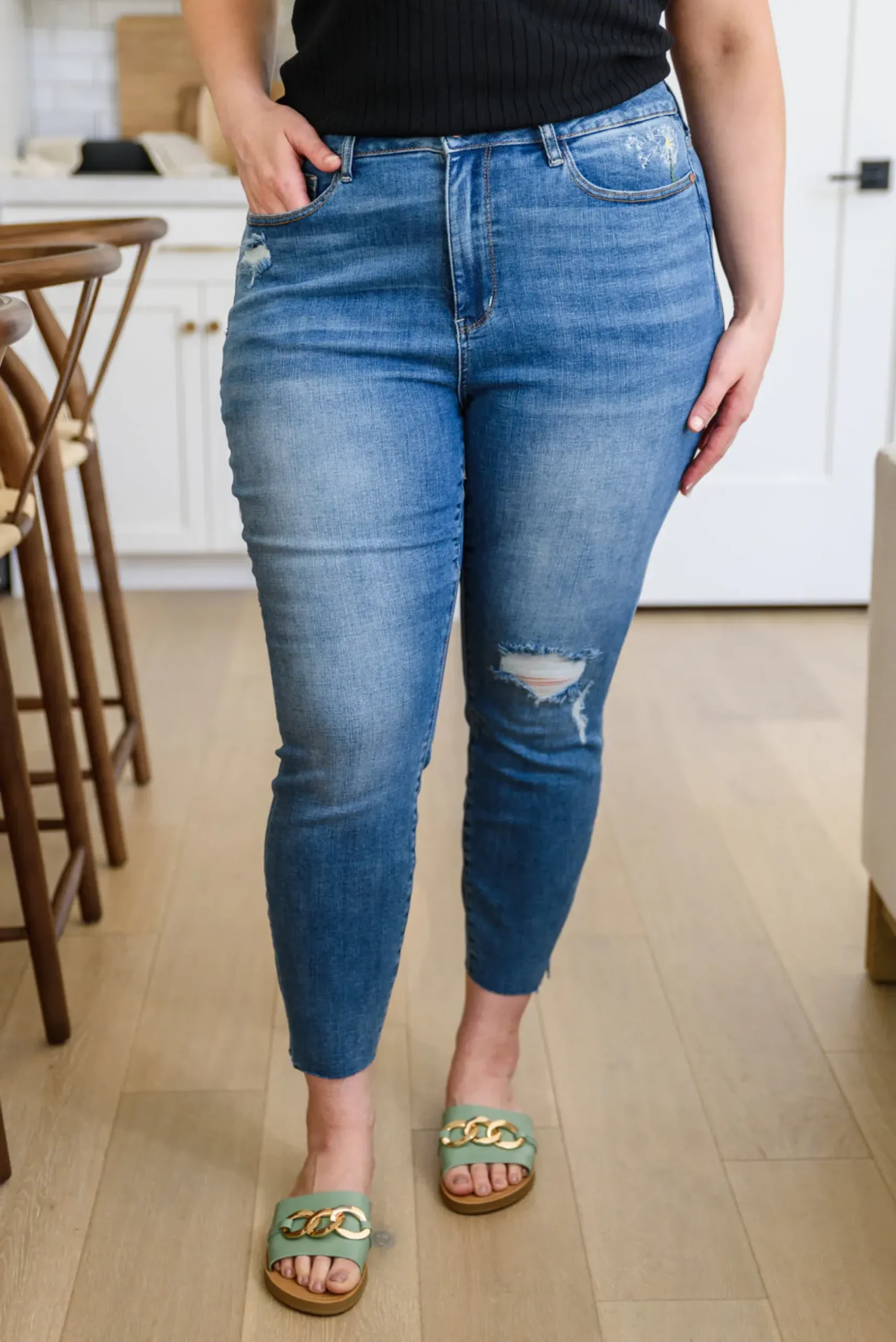 Hi-waisted Dandelion Embroidery Skinny by Judy Blue