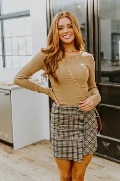 Hold Me Tight Ribbed Long Sleeve Top In Tan