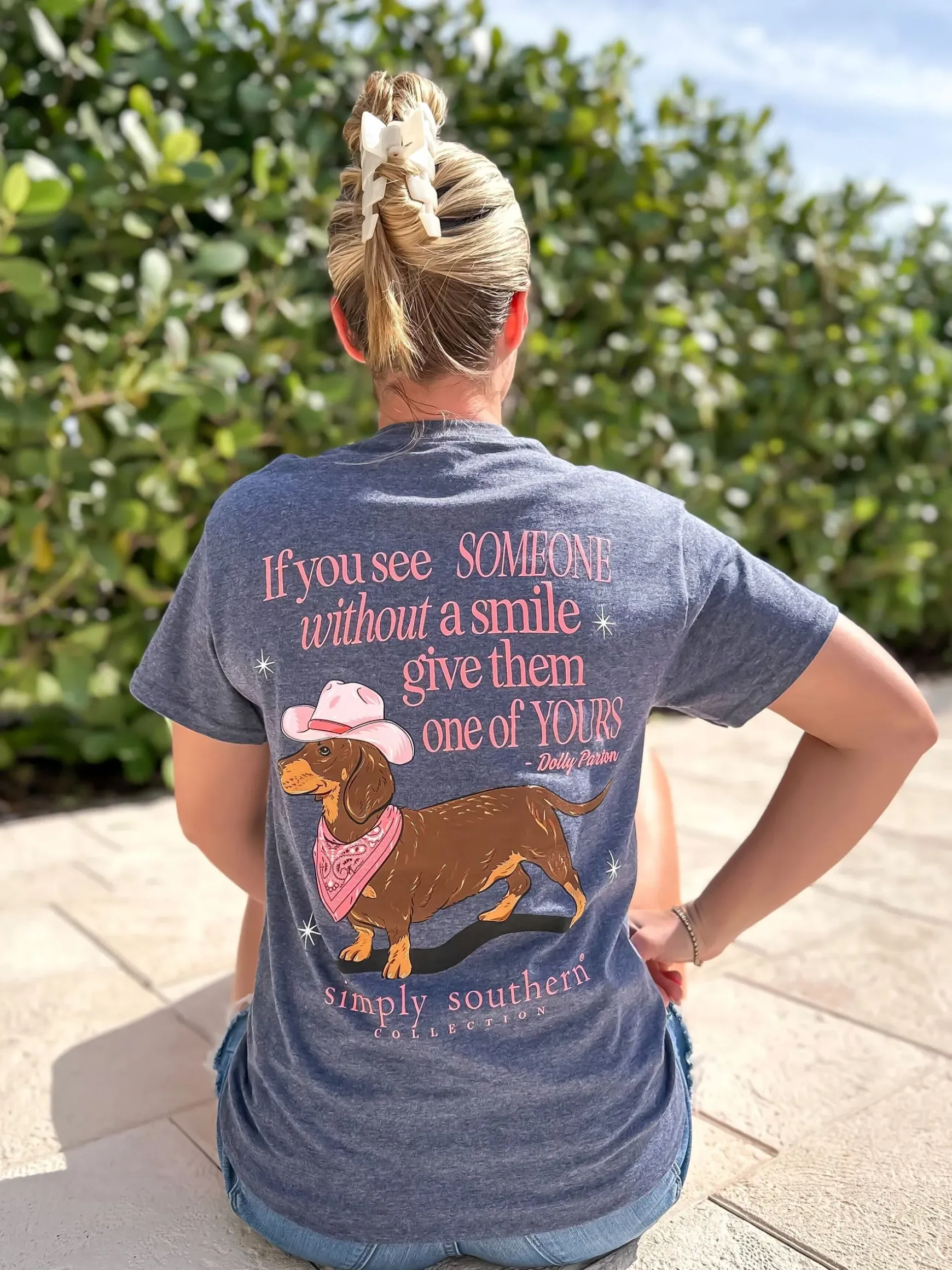 'If You See Someone Without A Smile' Short Sleeve Tee by Simply Southern