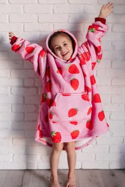 Kids Oversized Hoodie Blanket in Strawberry