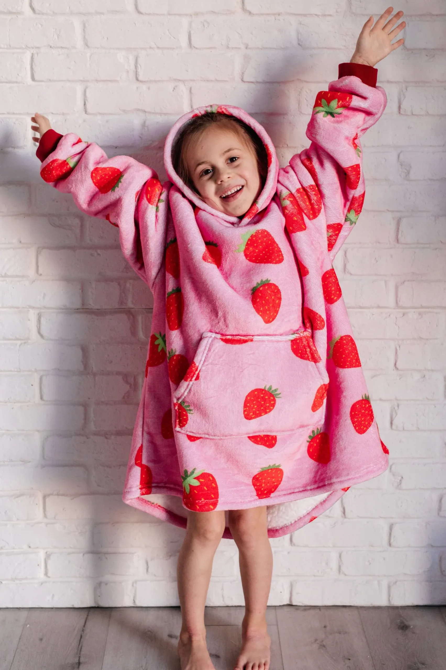 Kids Oversized Hoodie Blanket in Strawberry