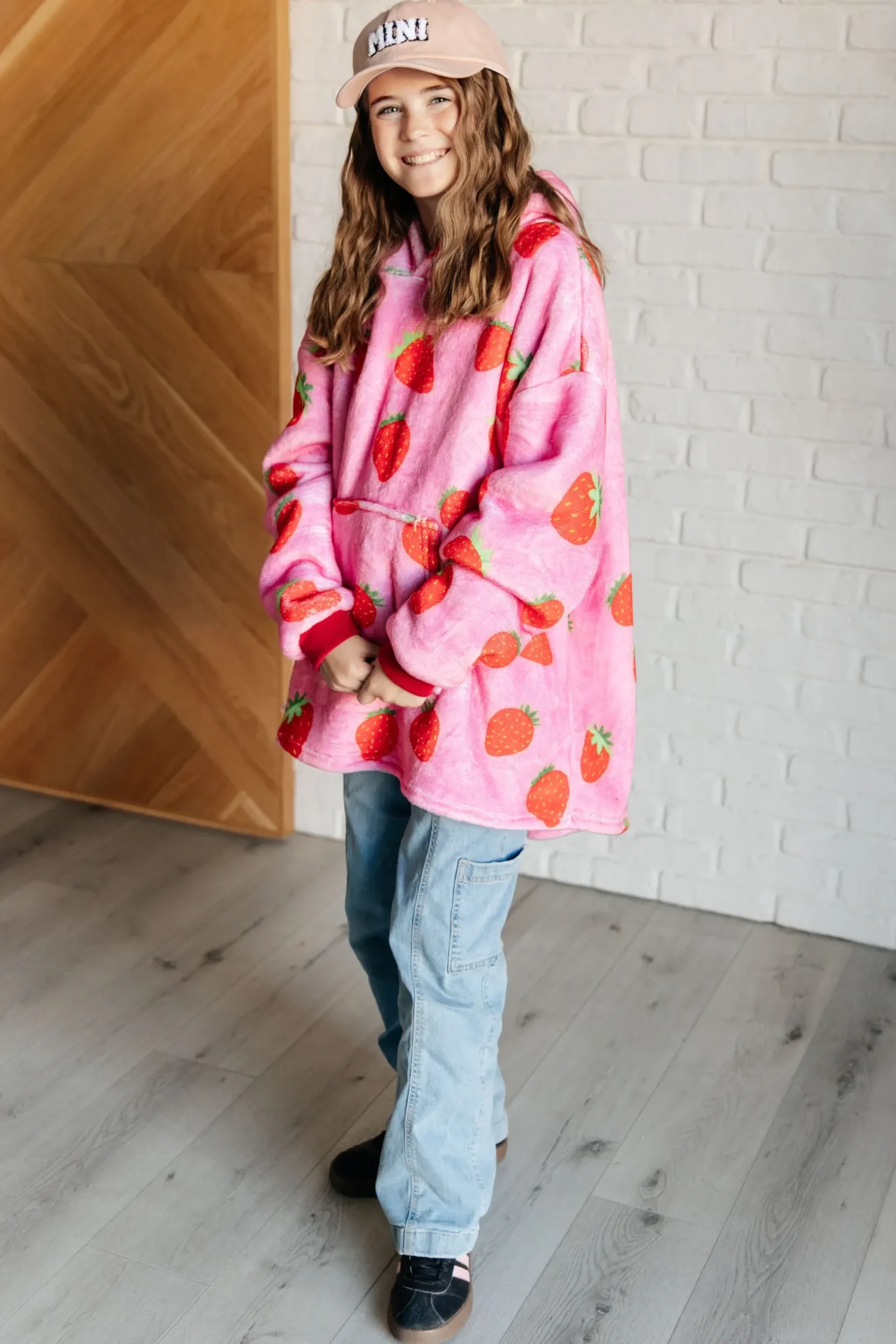 Kids Oversized Hoodie Blanket in Strawberry