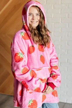 Kids Oversized Hoodie Blanket in Strawberry