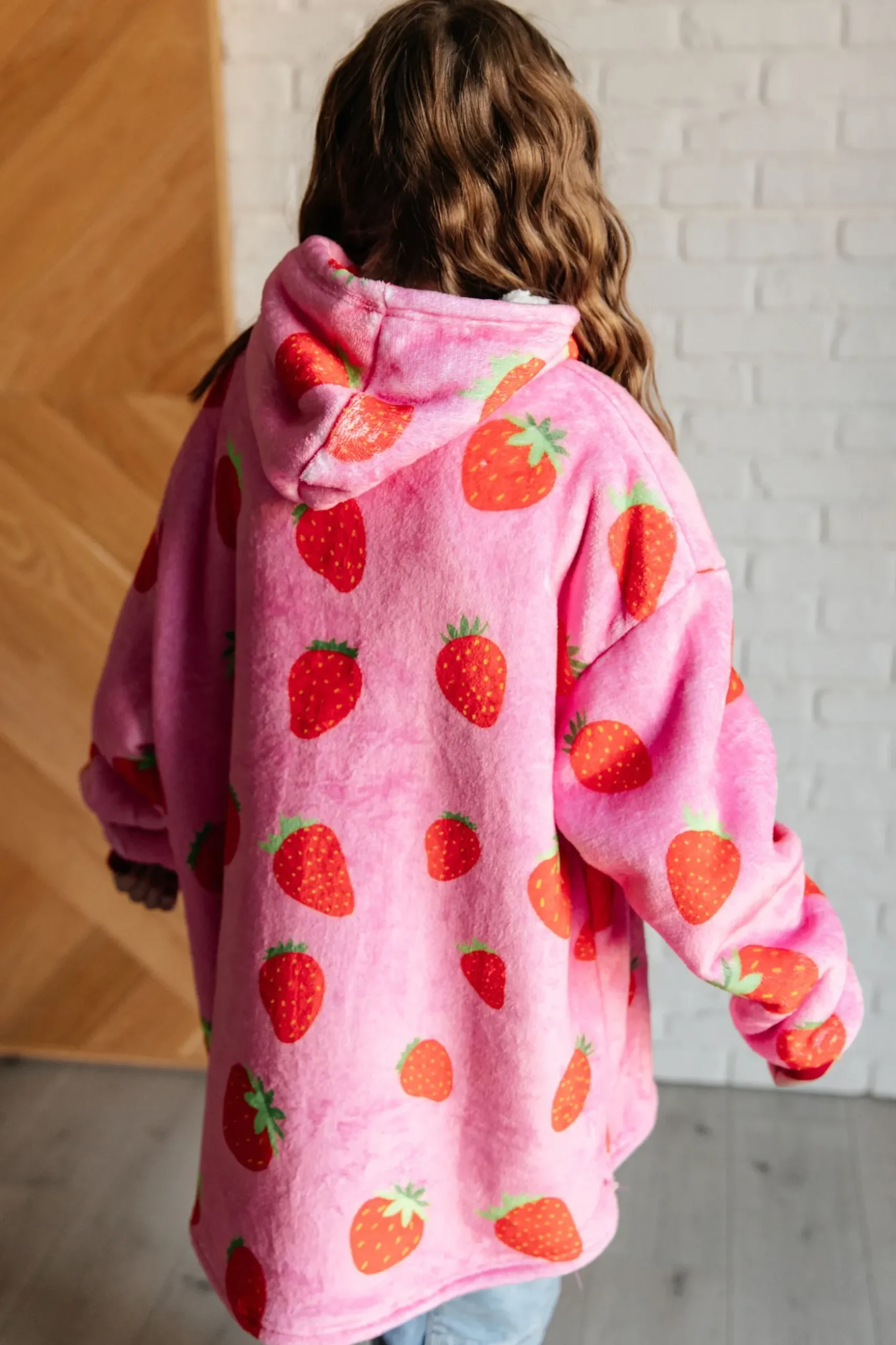 Kids Oversized Hoodie Blanket in Strawberry