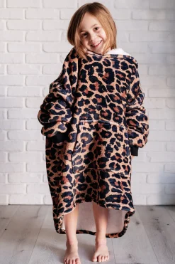 Kids Oversized Hoodie Blanket in Leopard