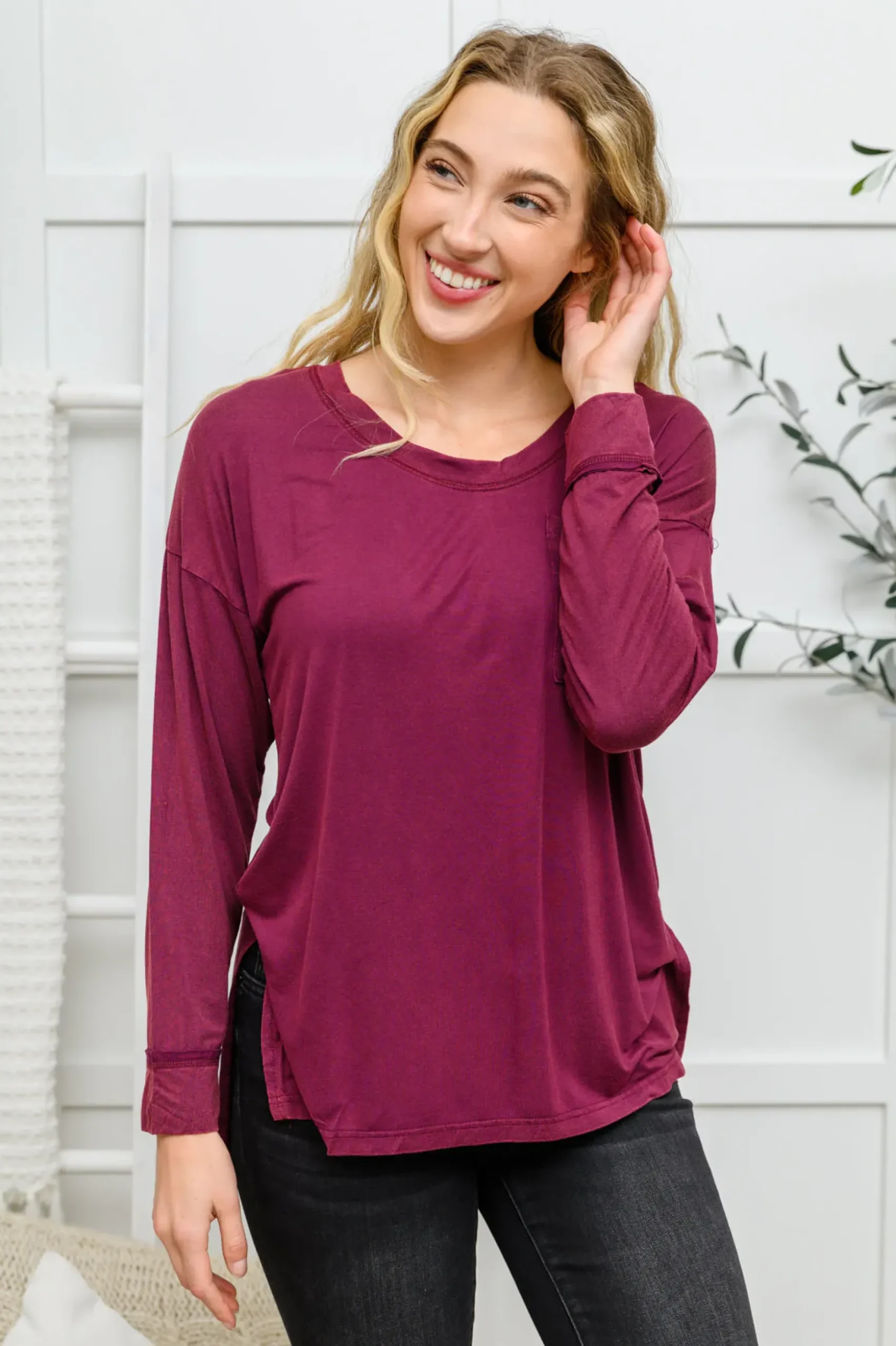 Long Sleeve Knit Top With Pocket In Burgundy