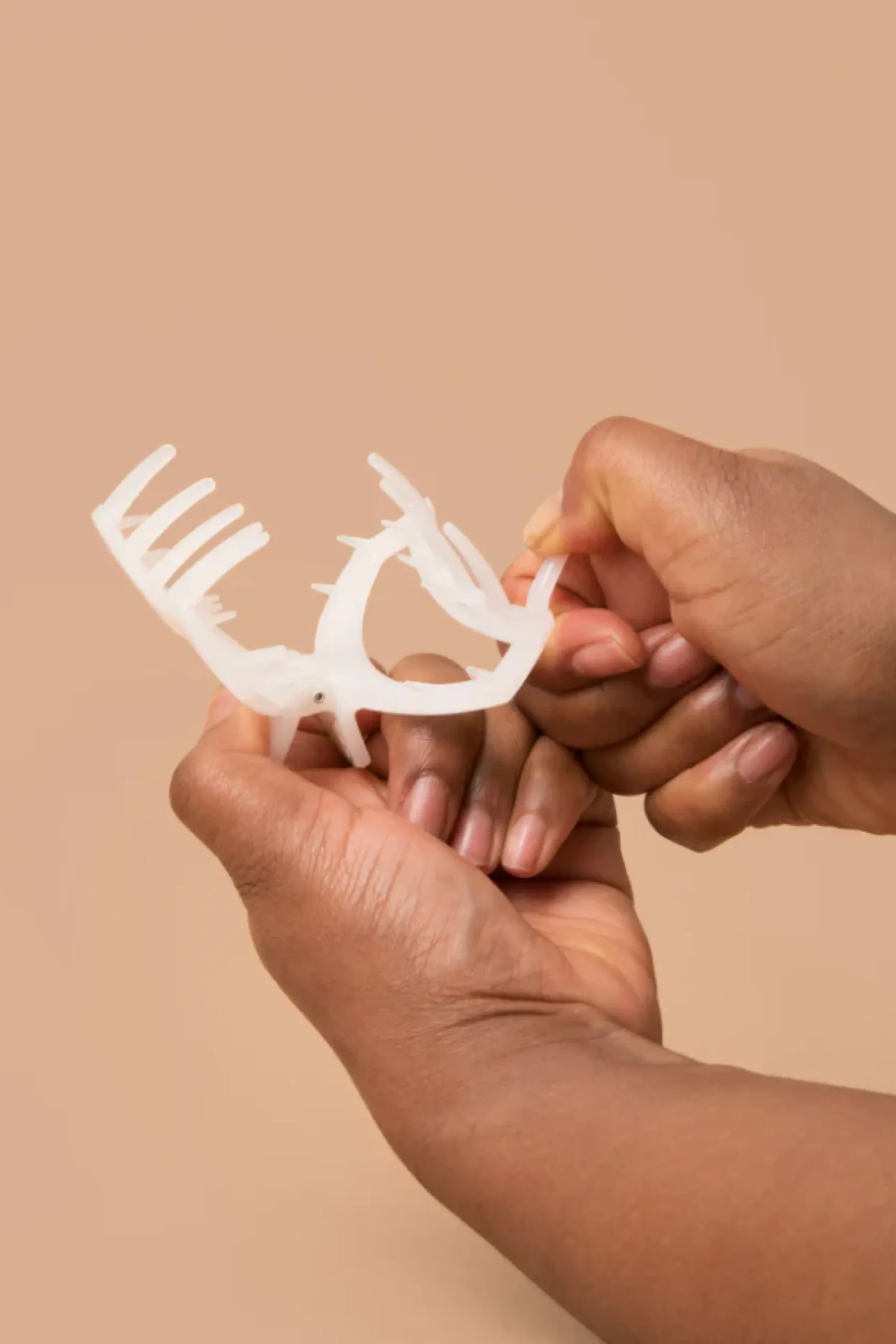 Medium Teleties Open Claw Clip - Almond Beige