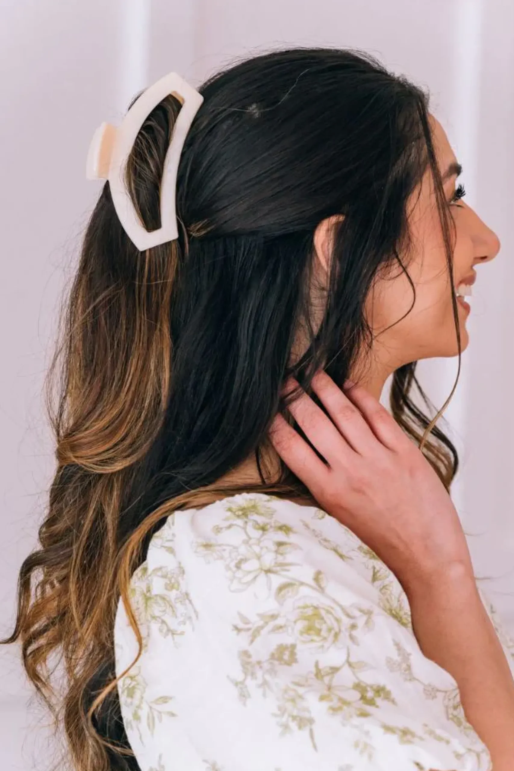 Medium Teleties Open Claw Clip - Almond Beige