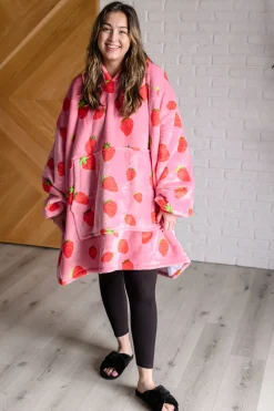 Oversized Blanket Hoodie in Strawberry