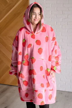 Oversized Blanket Hoodie in Strawberry