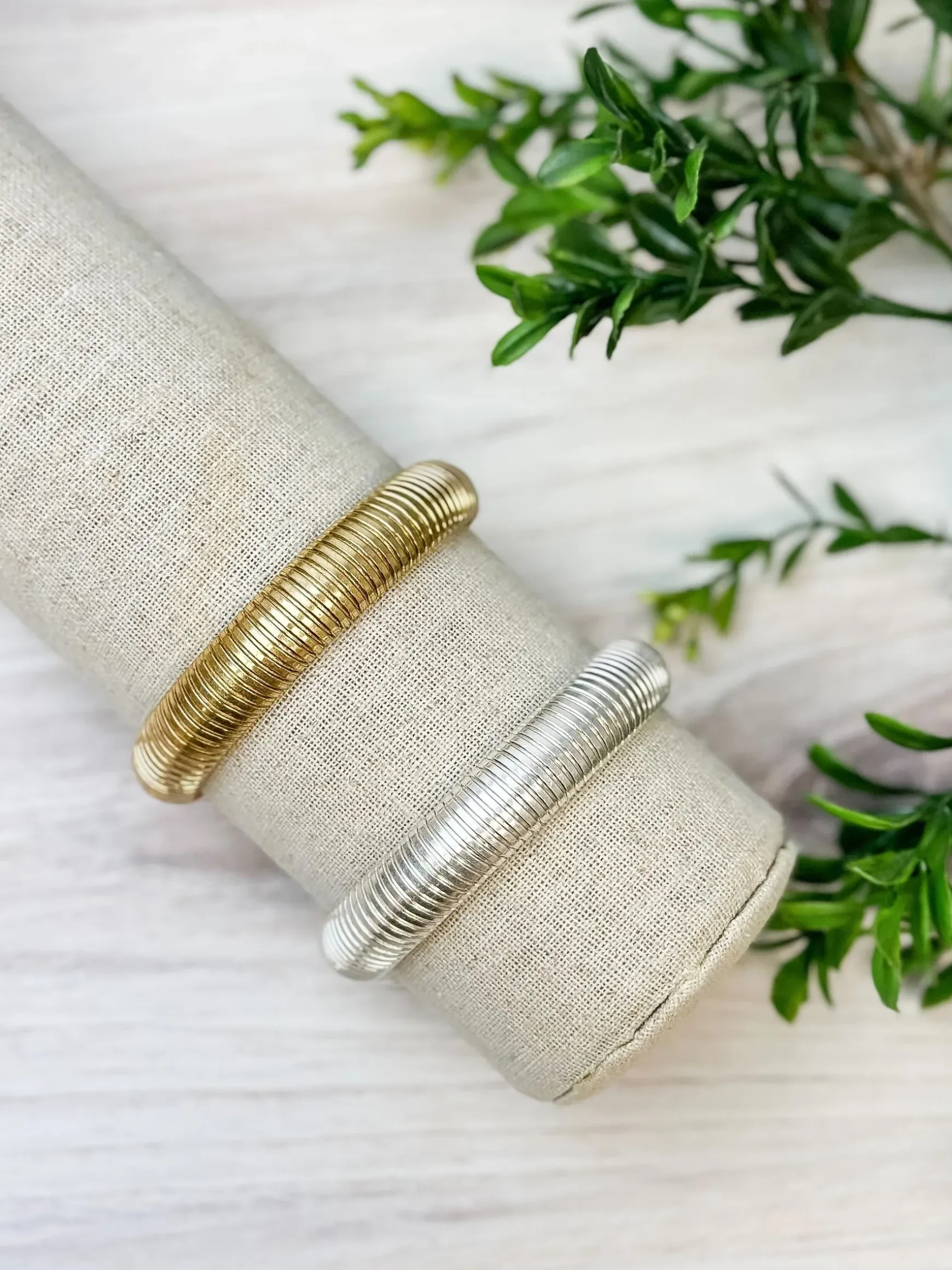 Textured Vintage Metal Bracelet - Gold