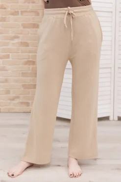 Wide Legged & Cozy Sweatpants in Sand