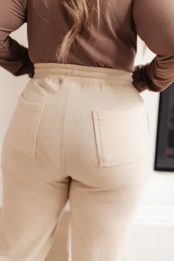 Wide Legged & Cozy Sweatpants in Sand