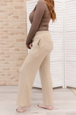 Wide Legged & Cozy Sweatpants in Sand